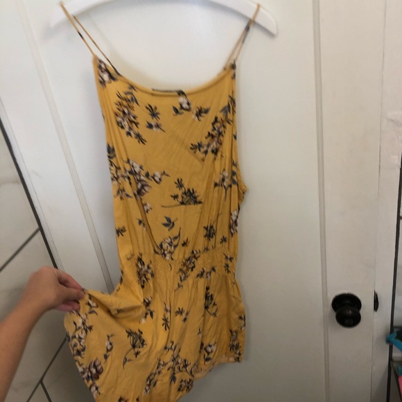 ✨ Brandy Melville yellow romper - Picture 7 of 7